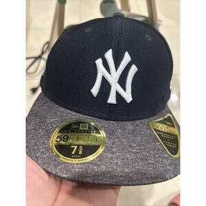 New York Yankees Hat Cap Fitted 7 5/8 Black Gray MLB Baseball New Era